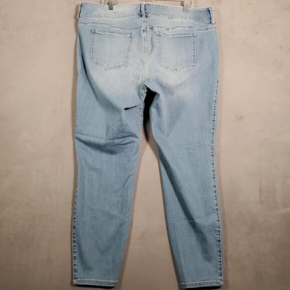 Torrid Skinny Jeans Womens 22R Light Wash Blue Denim Jeggings High Rise Stretch - Picture 2 of 10